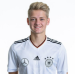 https://img.heibaitiyu.cn/img/football/player/885db6bd0e1c1a3a3534f1c140cba769.jpg